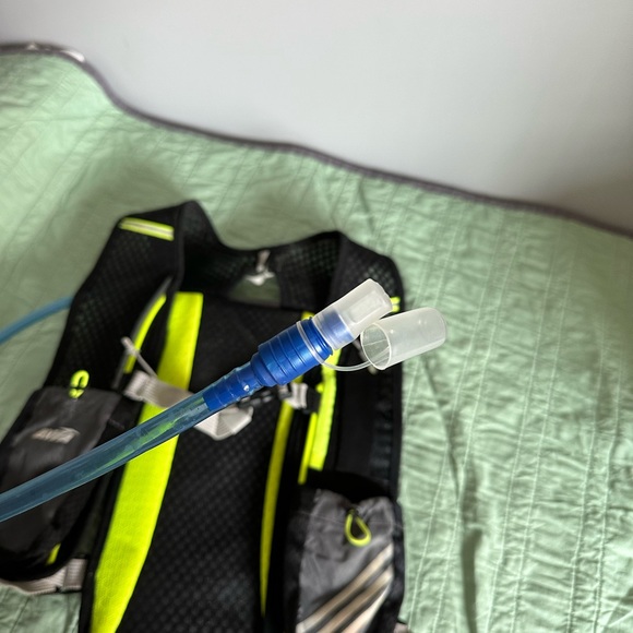 Hydration BackPack, Black, 1L - Picture 8 of 9